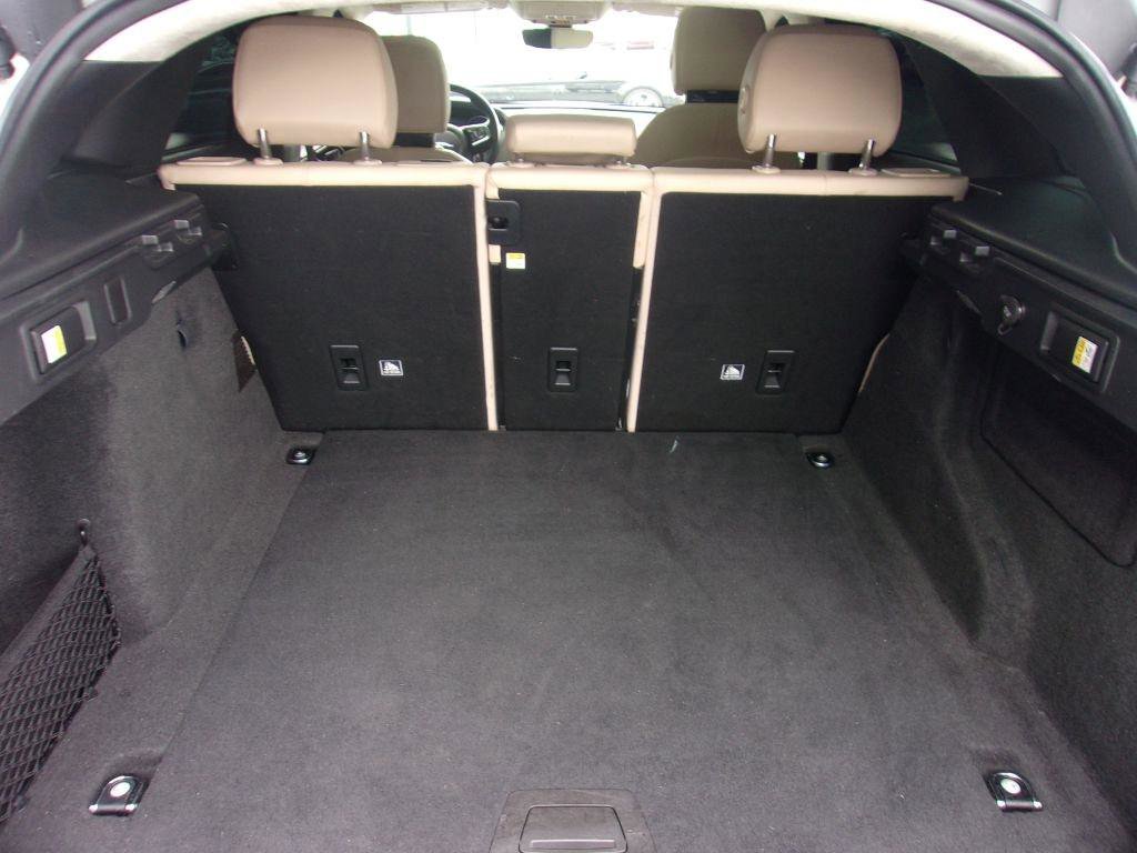 Used 2019 Jaguar F-PACE Prestige image 6