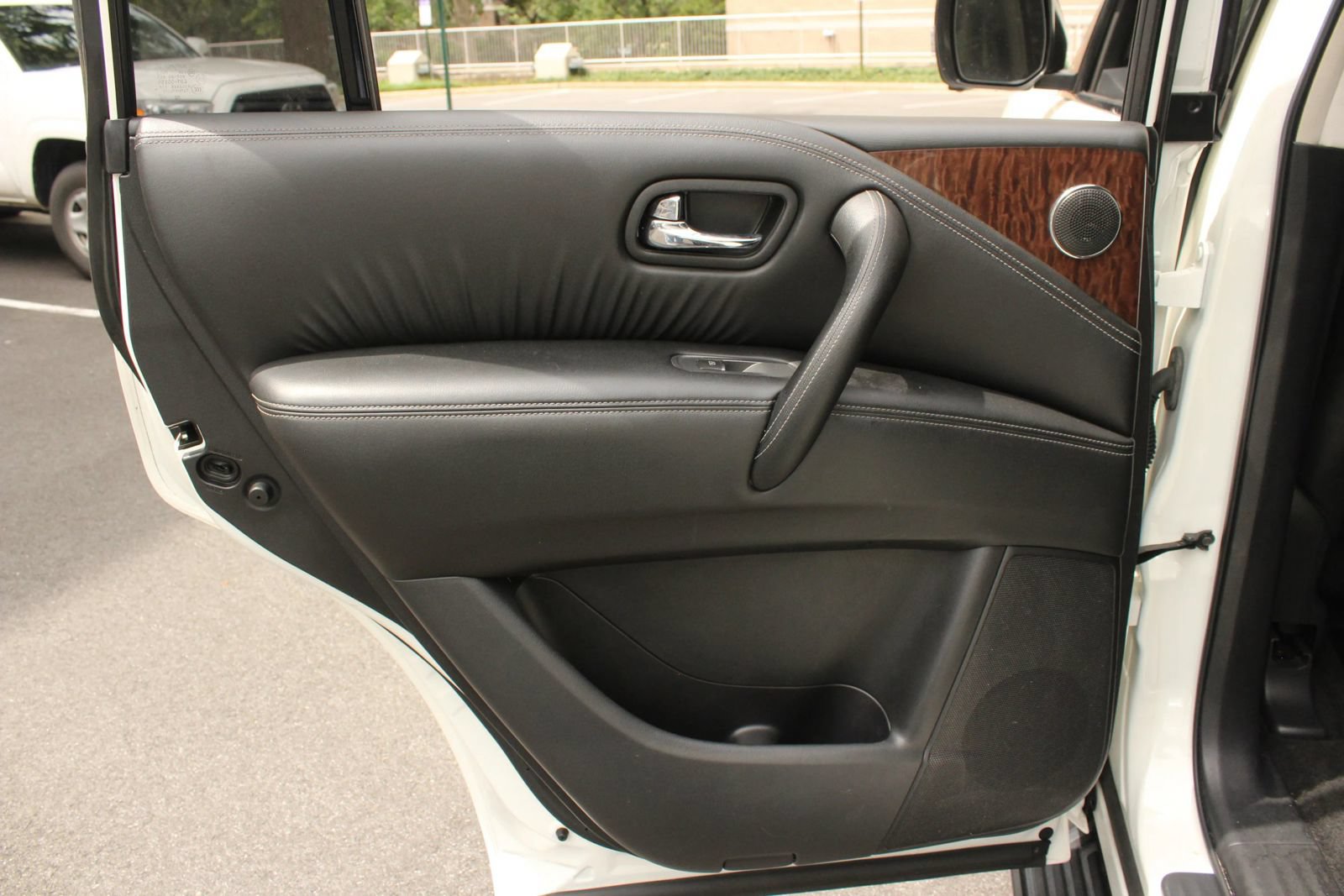 Used 2020 Nissan Armada SL w/ Premium Package RWD image 16