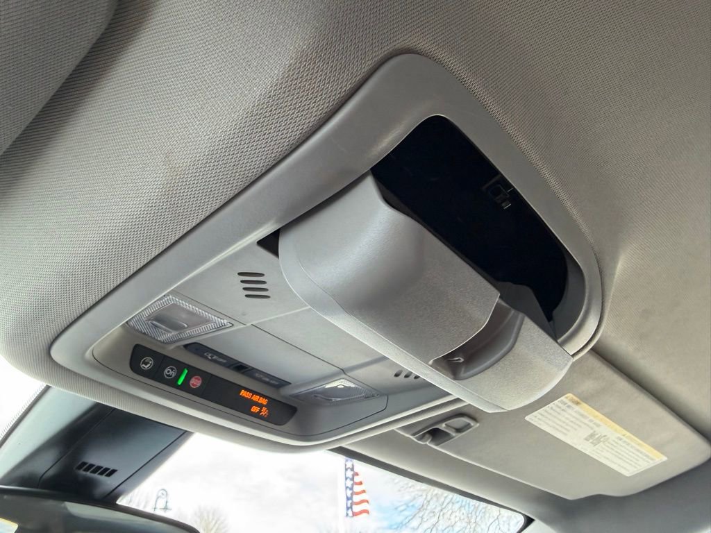 Used 2023 GMC Acadia SLE image 34