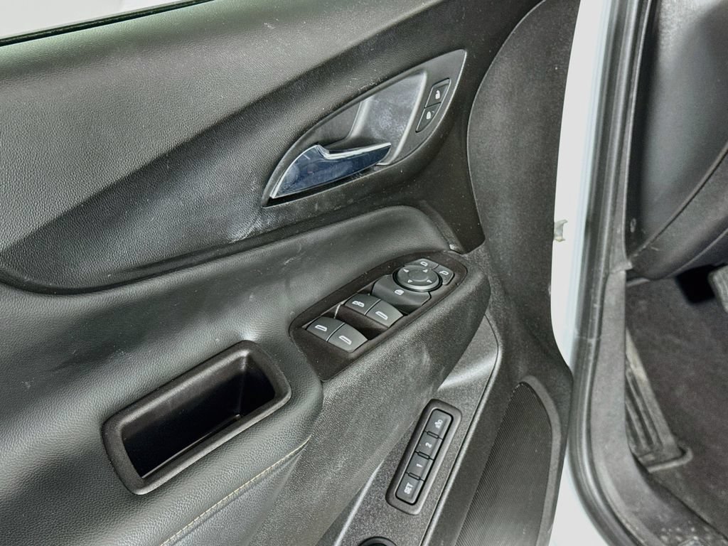 Used 2018 Chevrolet Equinox Premier FWD image 18