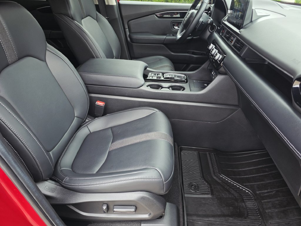 Certified 2024 Honda Pilot Touring image 15