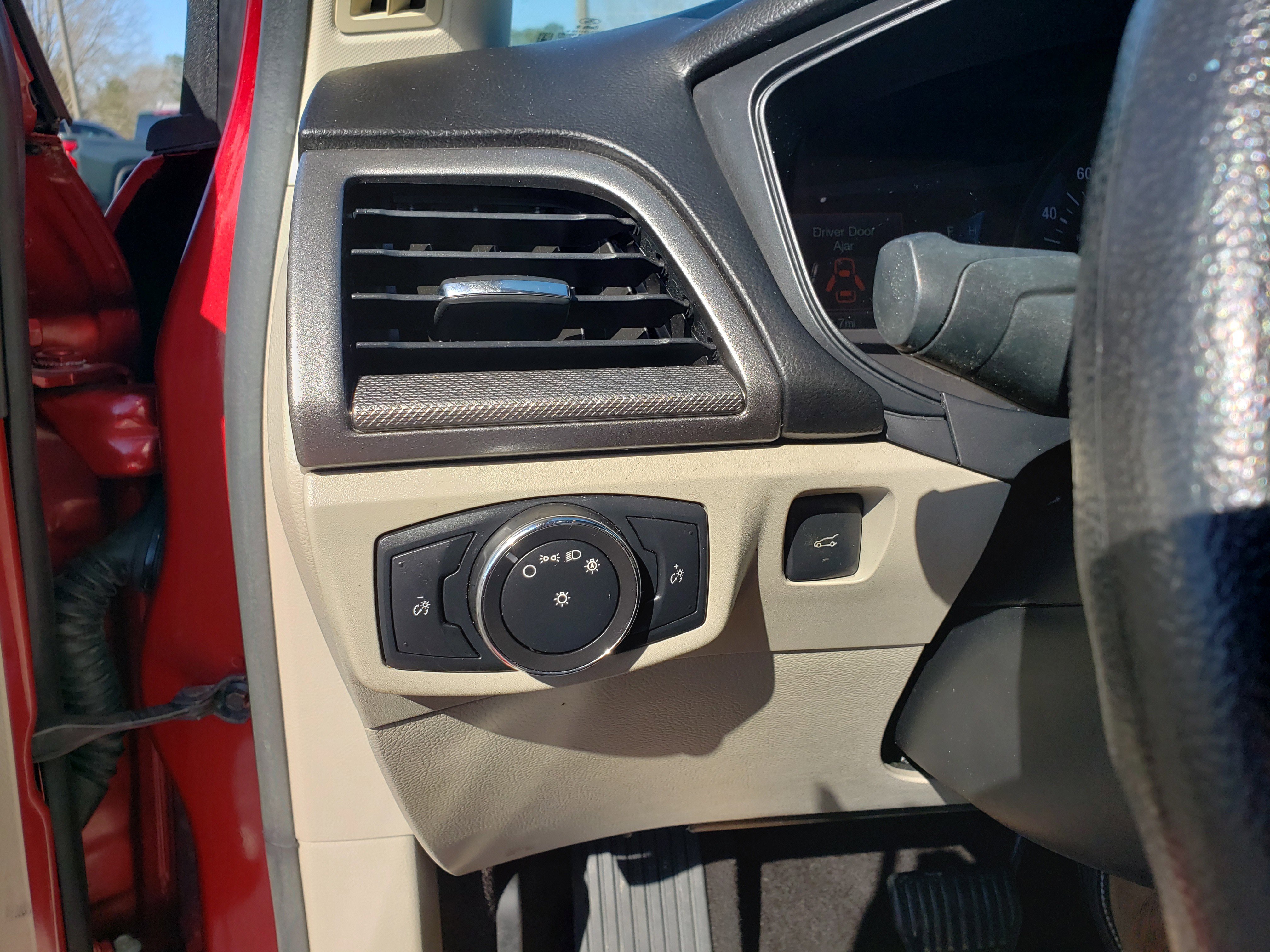 Used 2018 Ford Fusion SE w/ Fusion SE Technology Package image 13