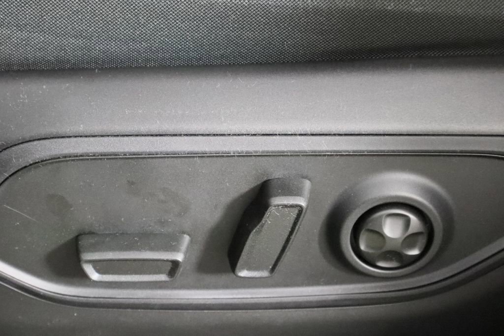 New 2025 Jeep Grand Cherokee Laredo image 24