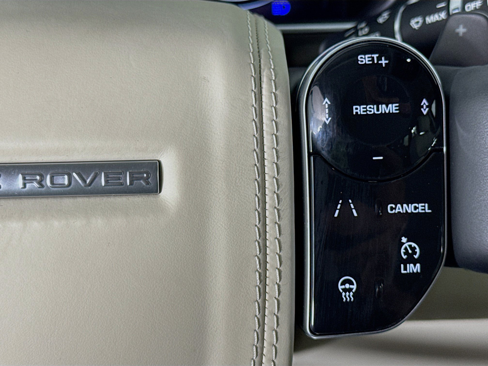 Used 2019 Land Rover Range Rover Supercharged AWD/4WD image 13