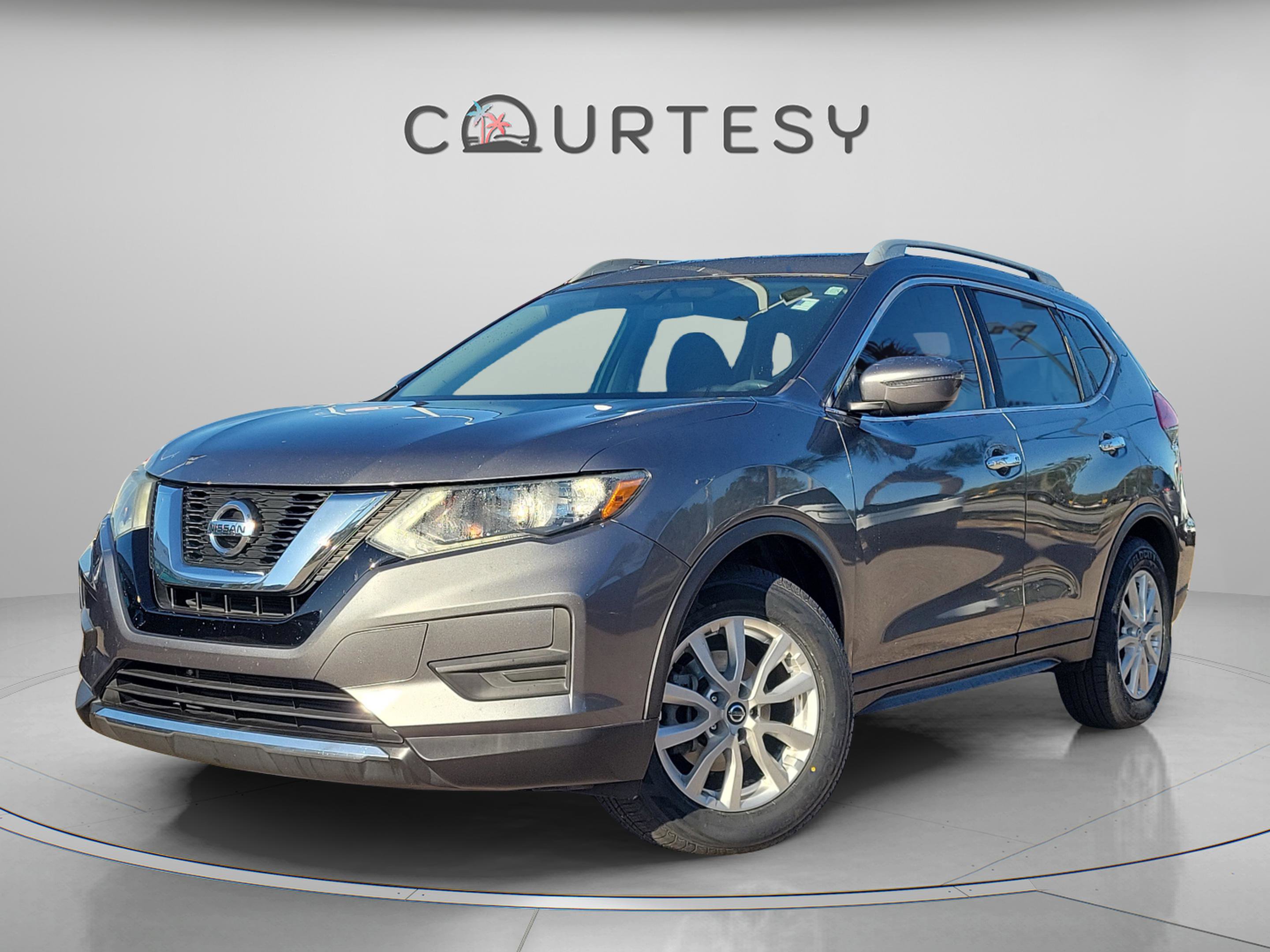 Certified 2017 Nissan Rogue SV image 1