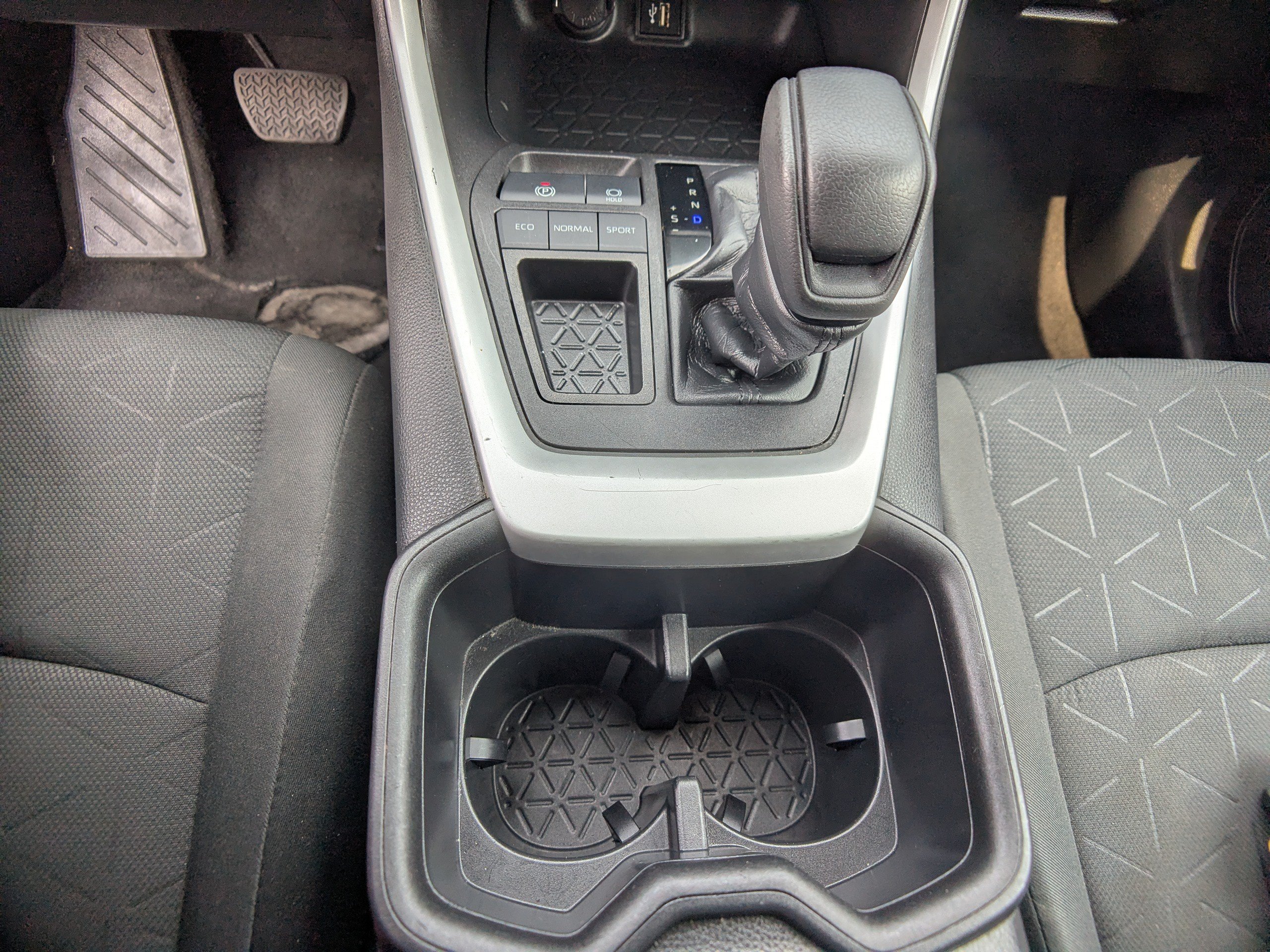 Used 2023 Toyota RAV4 XLE FWD image 21