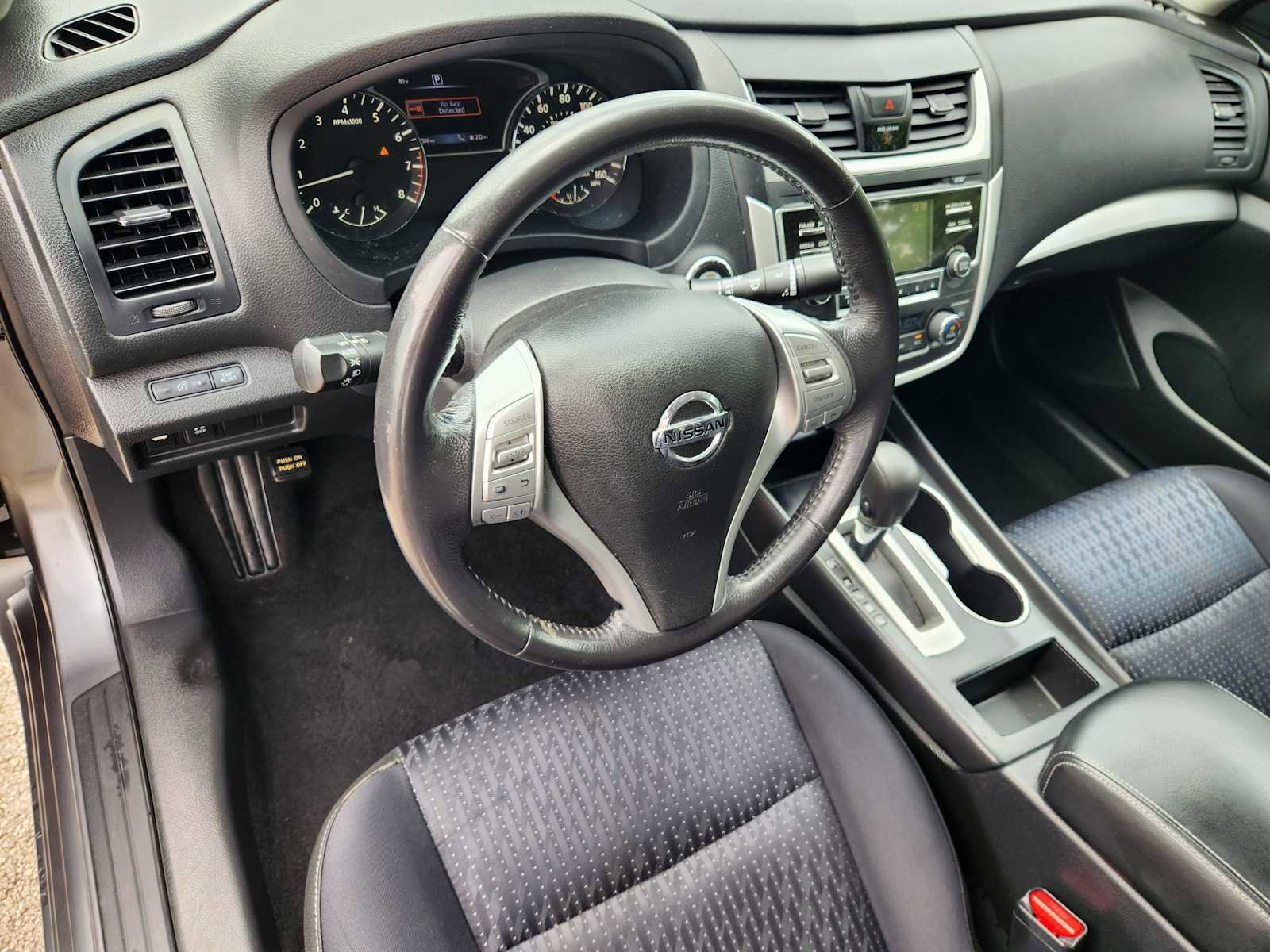 Used 2016 Nissan Altima 2.5 SV FWD video 2