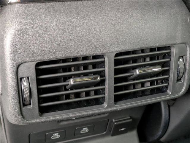 Certified 2025 Land Rover Range Rover Velar Dynamic SE image 18