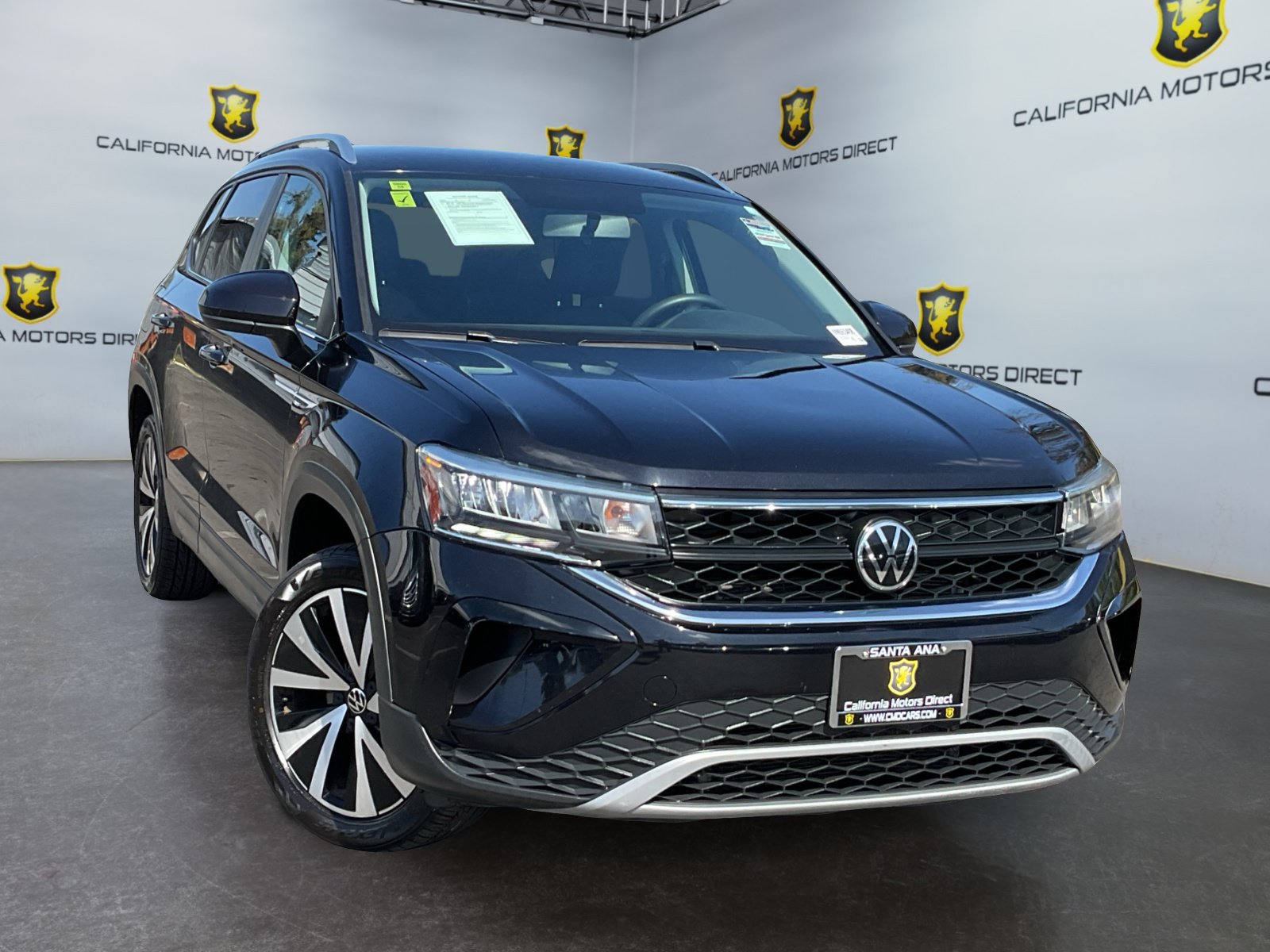 Used 2022 Volkswagen Taos SE FWD image 3