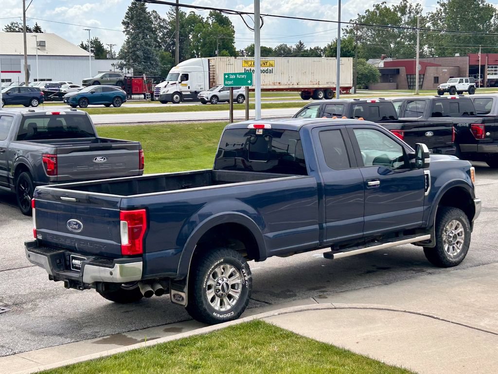 Used 2017 Ford F350 Lariat AWD/4WD image 6
