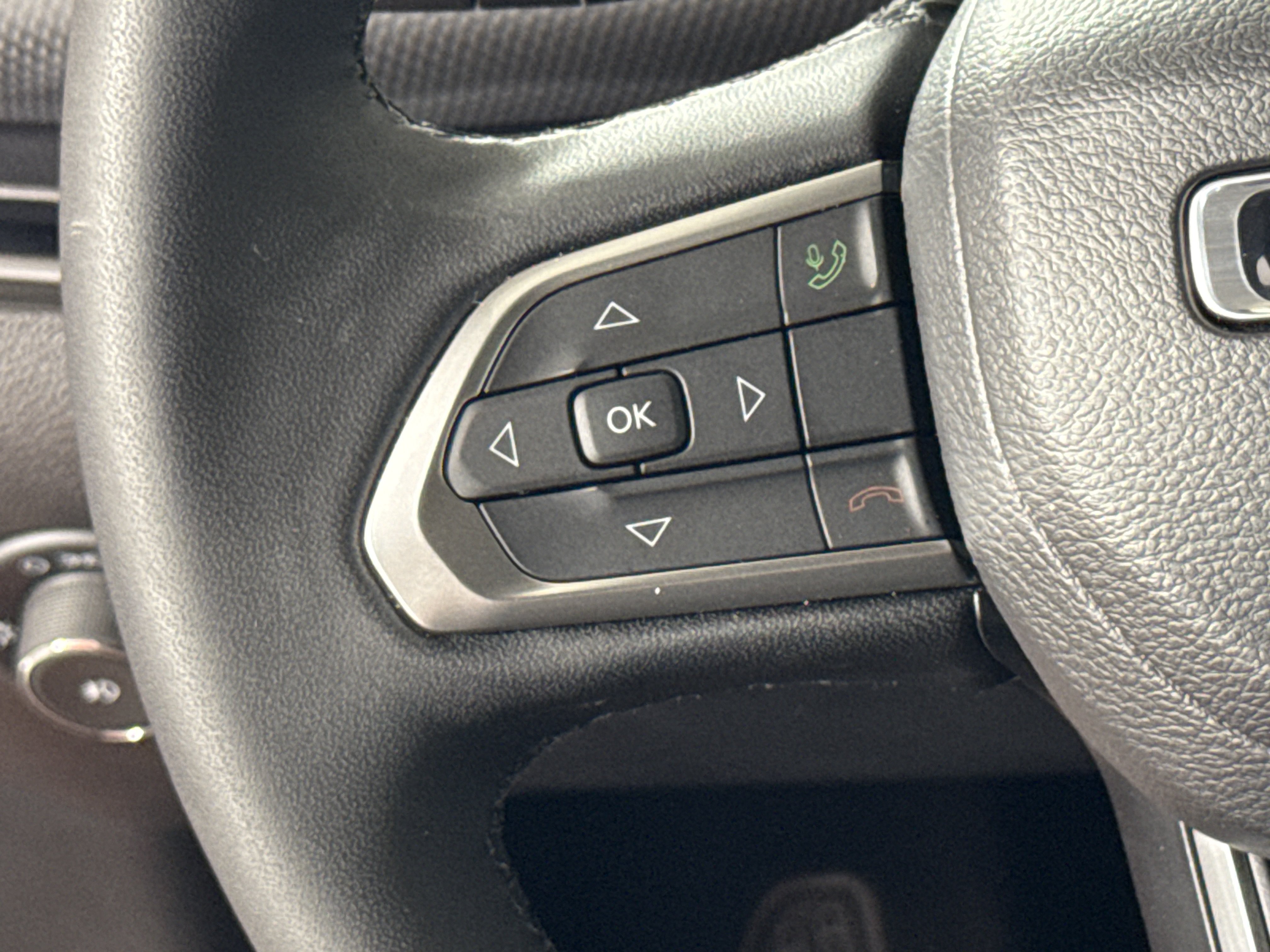 New 2026 Jeep Compass Latitude AWD/4WD image 17