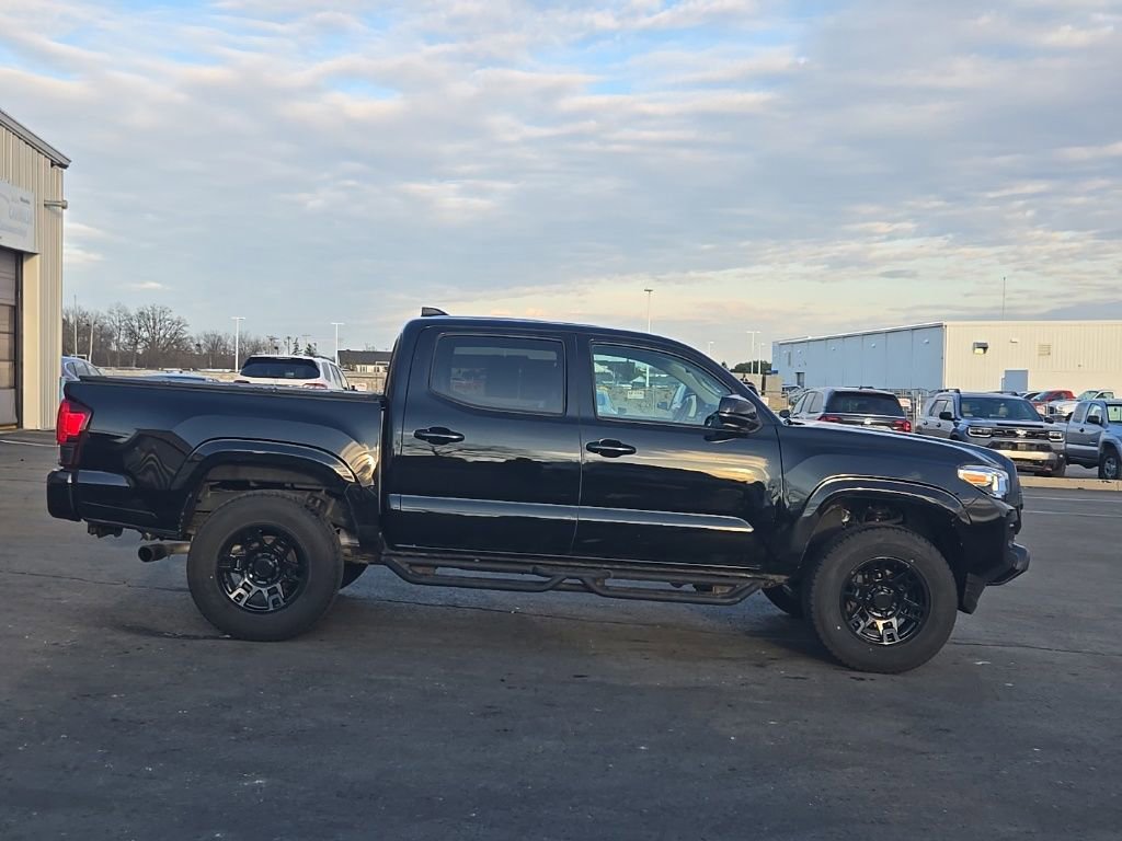 Used 2022 Toyota Tacoma SR image 10