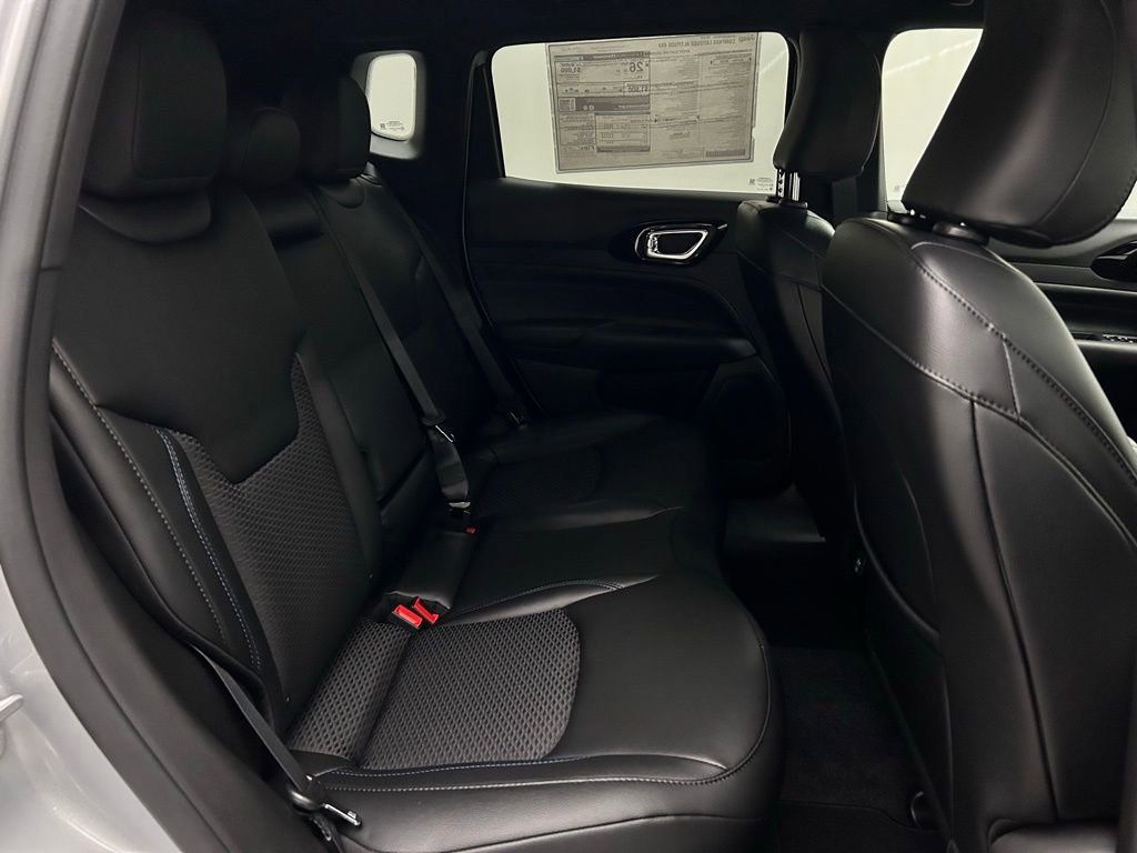 New 2026 Jeep Compass Latitude image 15