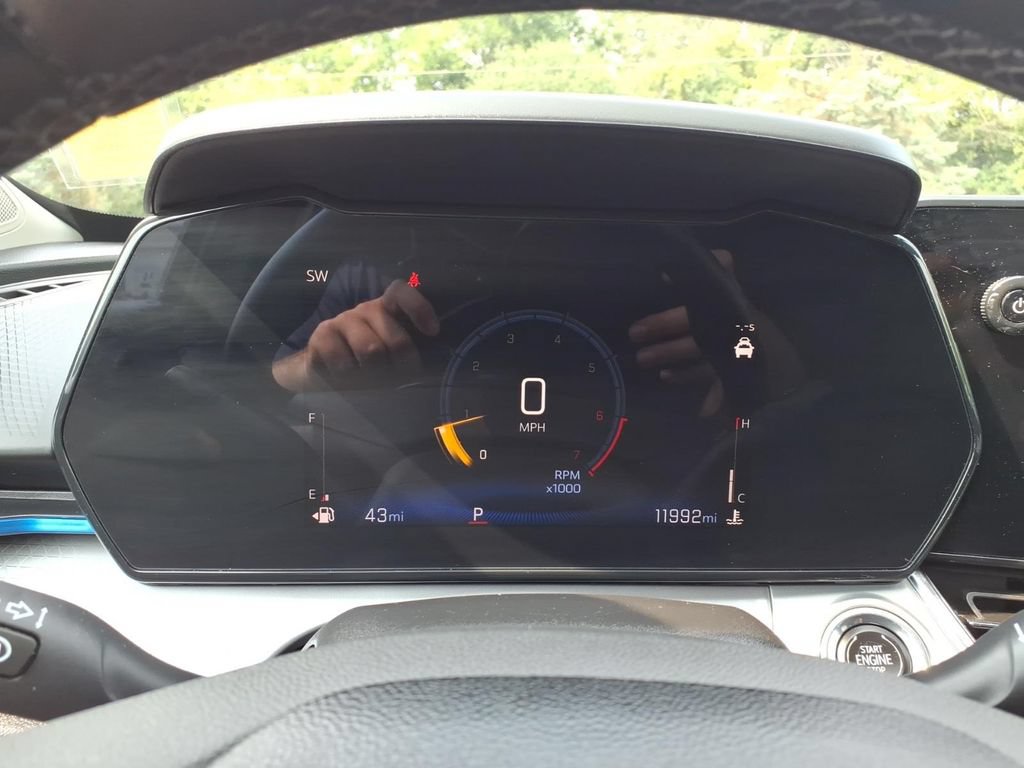 Used 2025 Chevrolet Trax LT w/ Driver Confidence Package FWD image 16