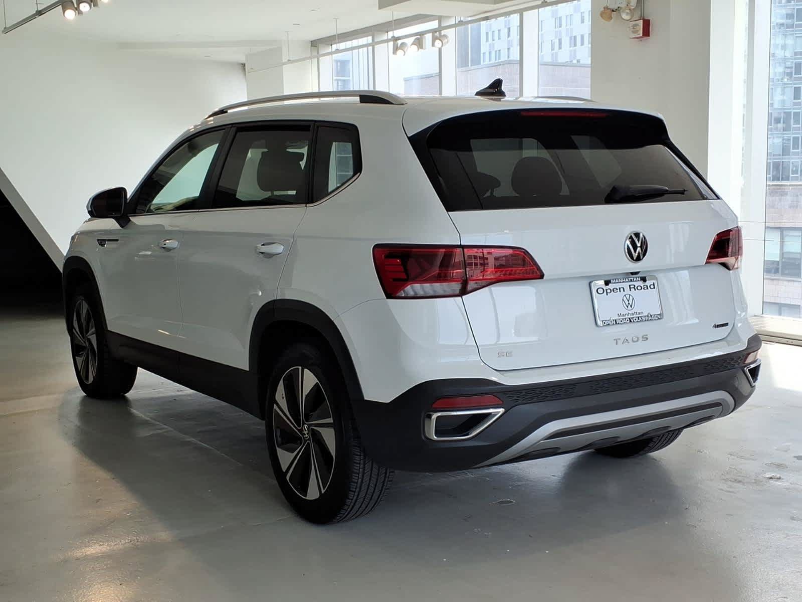 Used 2024 Volkswagen Taos SE AWD/4WD image 6