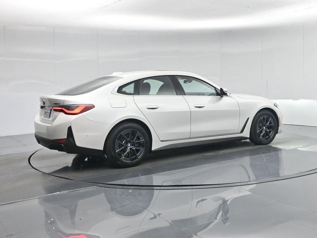 Used 2025 BMW i4 eDrive40 image 32