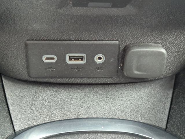 Used 2021 Chevrolet Malibu LT image 39