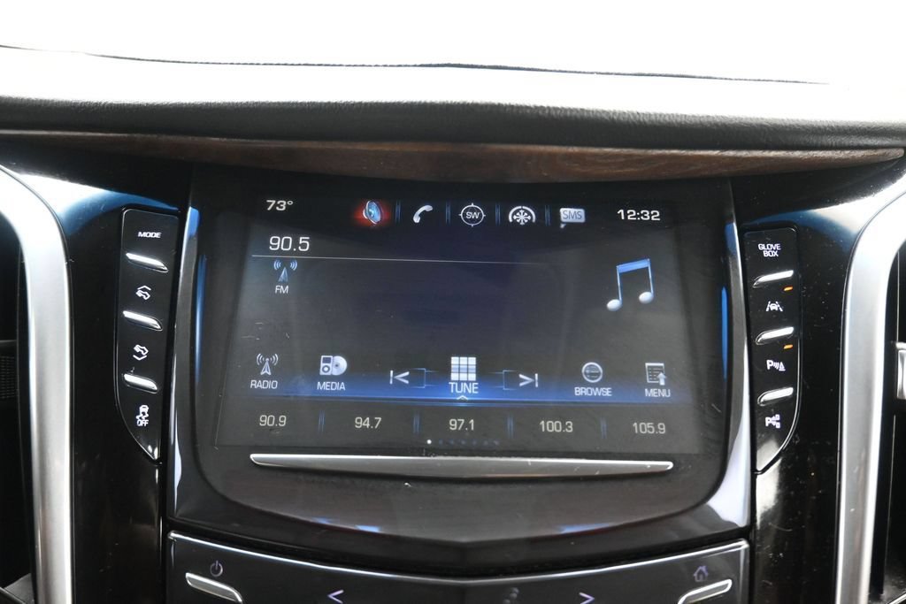 Used 2019 Cadillac Escalade ESV Luxury AWD/4WD image 17