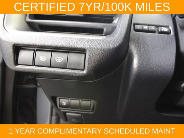 Used 2025 Toyota Prius LE FWD image 17