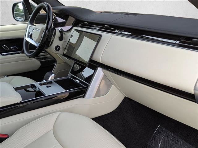 Used 2025 Land Rover Range Rover Long Wheelbase SE AWD/4WD image 23
