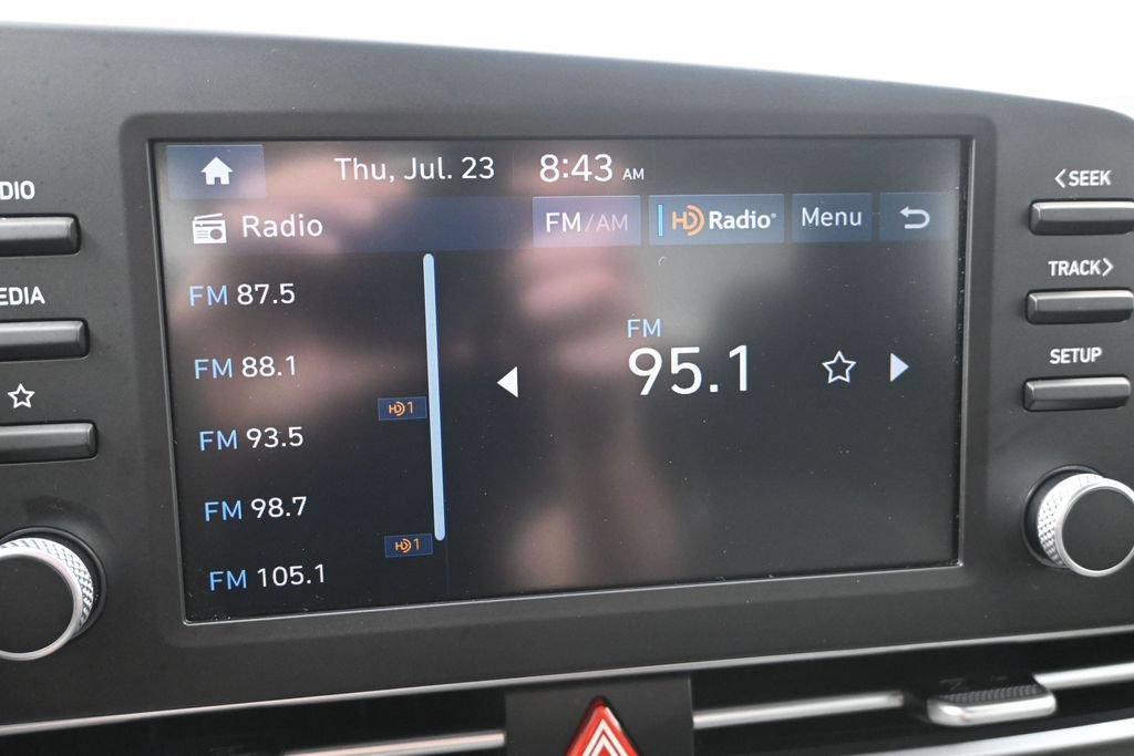 Used 2025 Hyundai Elantra Sport FWD image 16