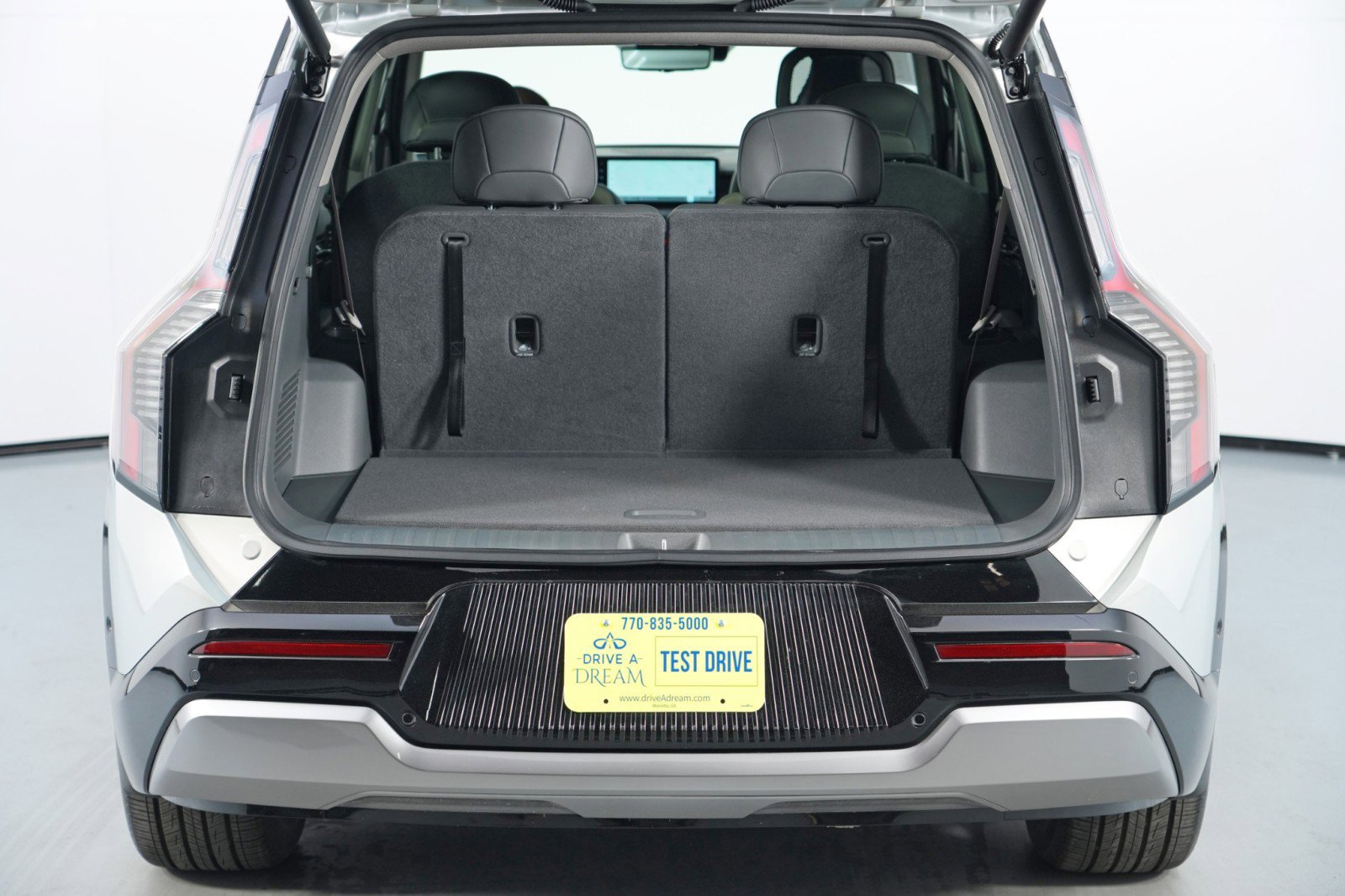 Used 2026 Kia EV9 Land image 10
