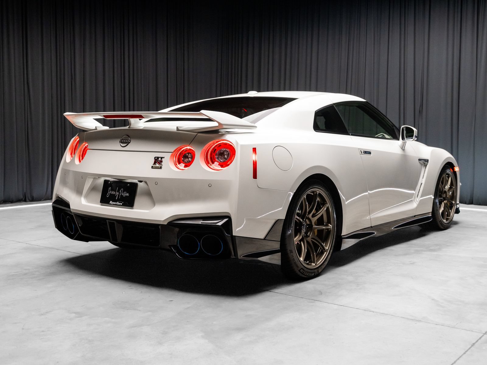 Used 2024 Nissan GT-R w/ Floor Mat Package AWD/4WD image 43