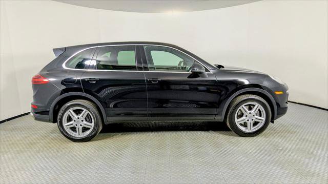 Used 2016 Porsche Cayenne w/ Premium Package AWD/4WD image 8