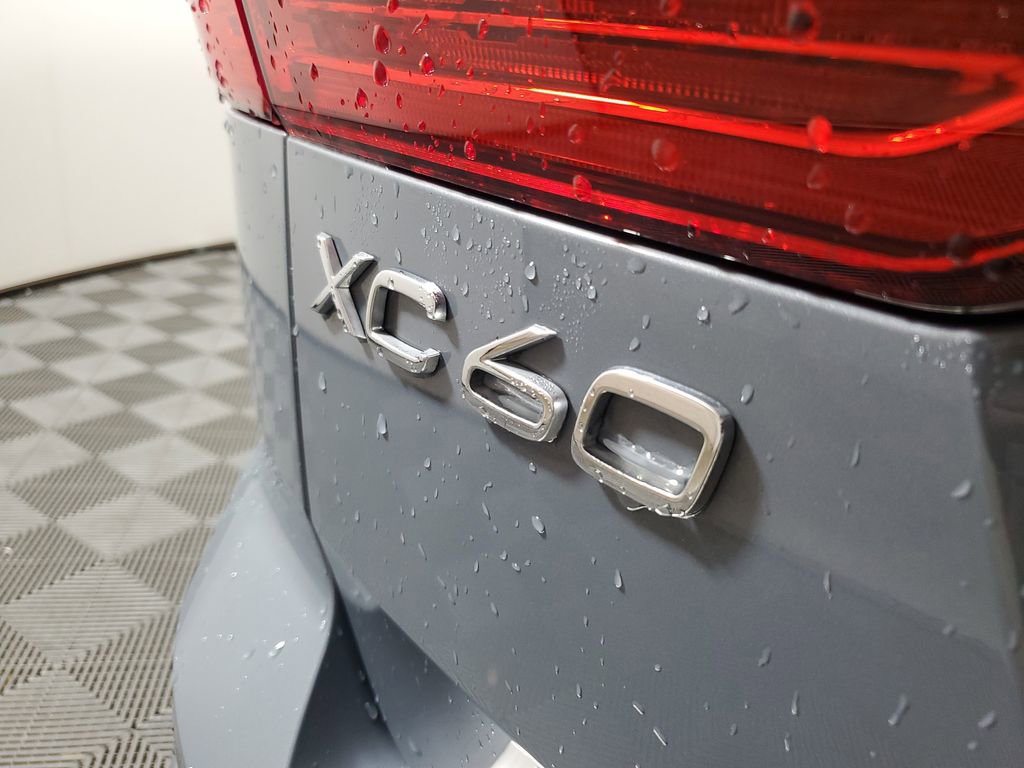 Certified 2024 Volvo XC60 B5 Ultimate w/ Protection Package Premier AWD/4WD image 8