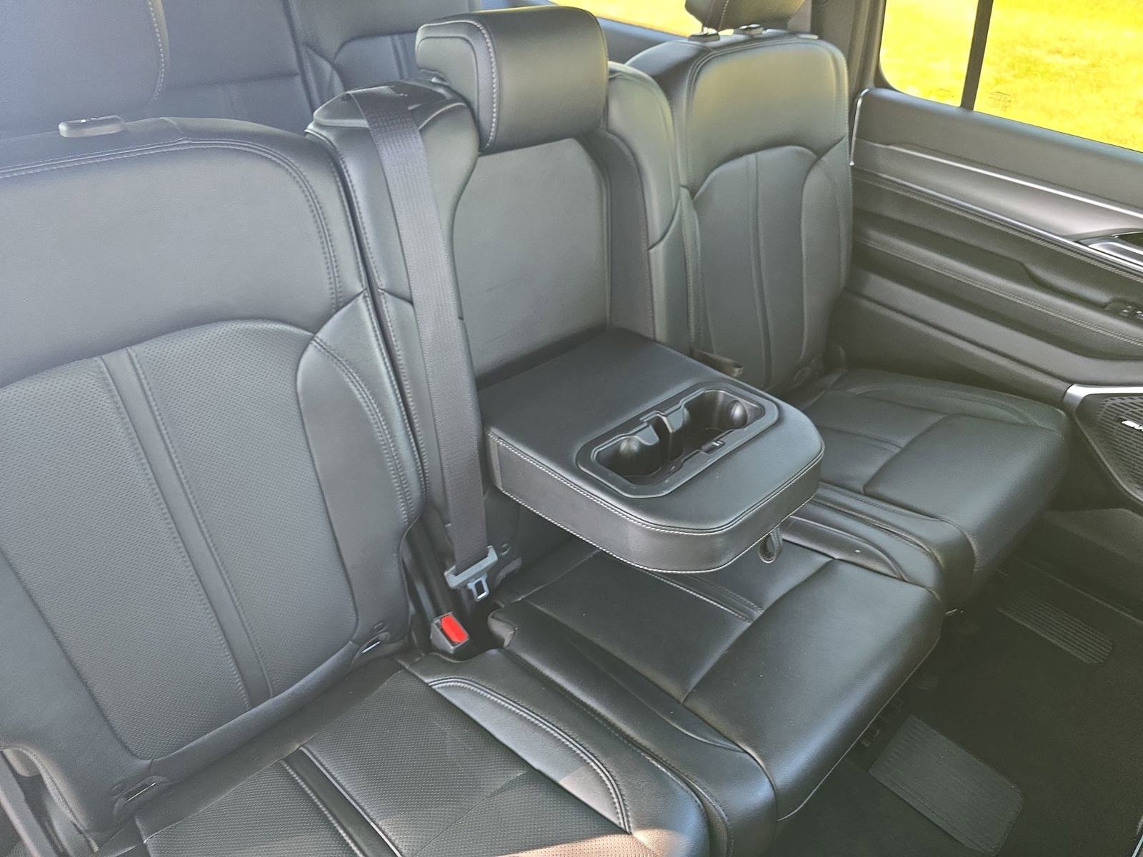 Used 2023 Jeep Wagoneer Series II AWD/4WD image 11