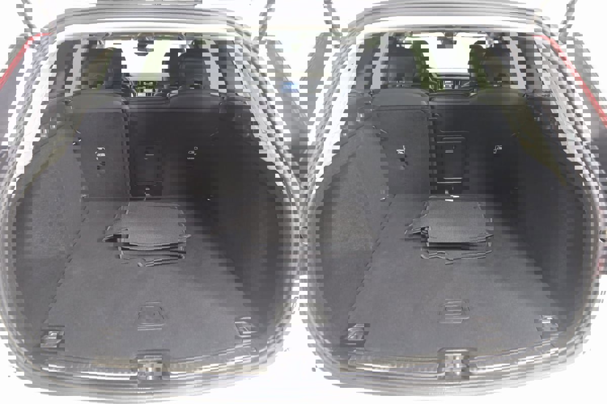 Used 2024 Volvo V60 B5 Cross Country Plus image 49