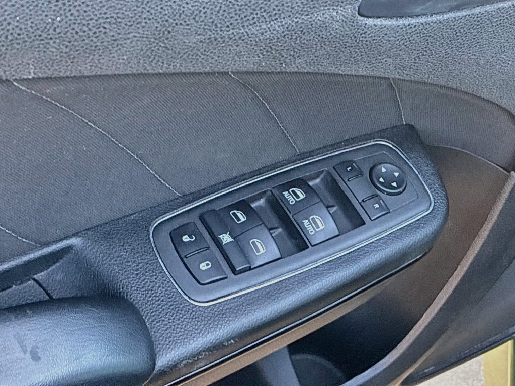 Used 2022 Dodge Charger R/T w/ Blacktop Package RWD image 17