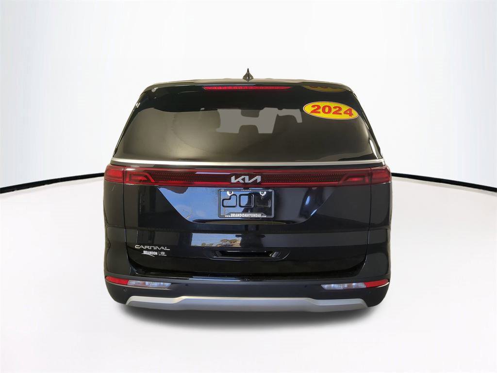 Used 2024 Kia Carnival LX image 6