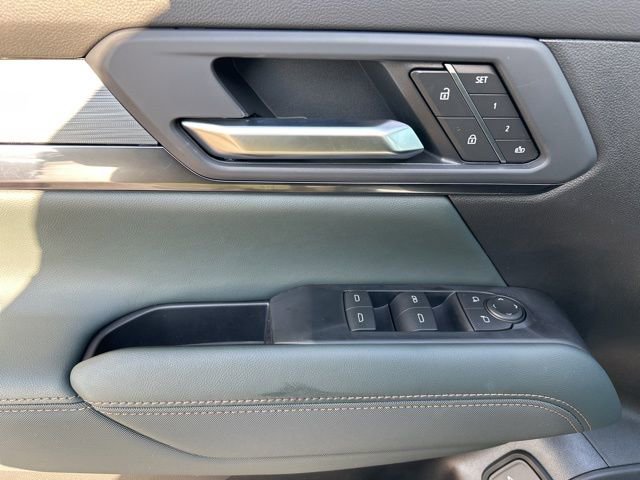 New 2026 GMC Terrain AT4 w/ Convenience Package III image 9