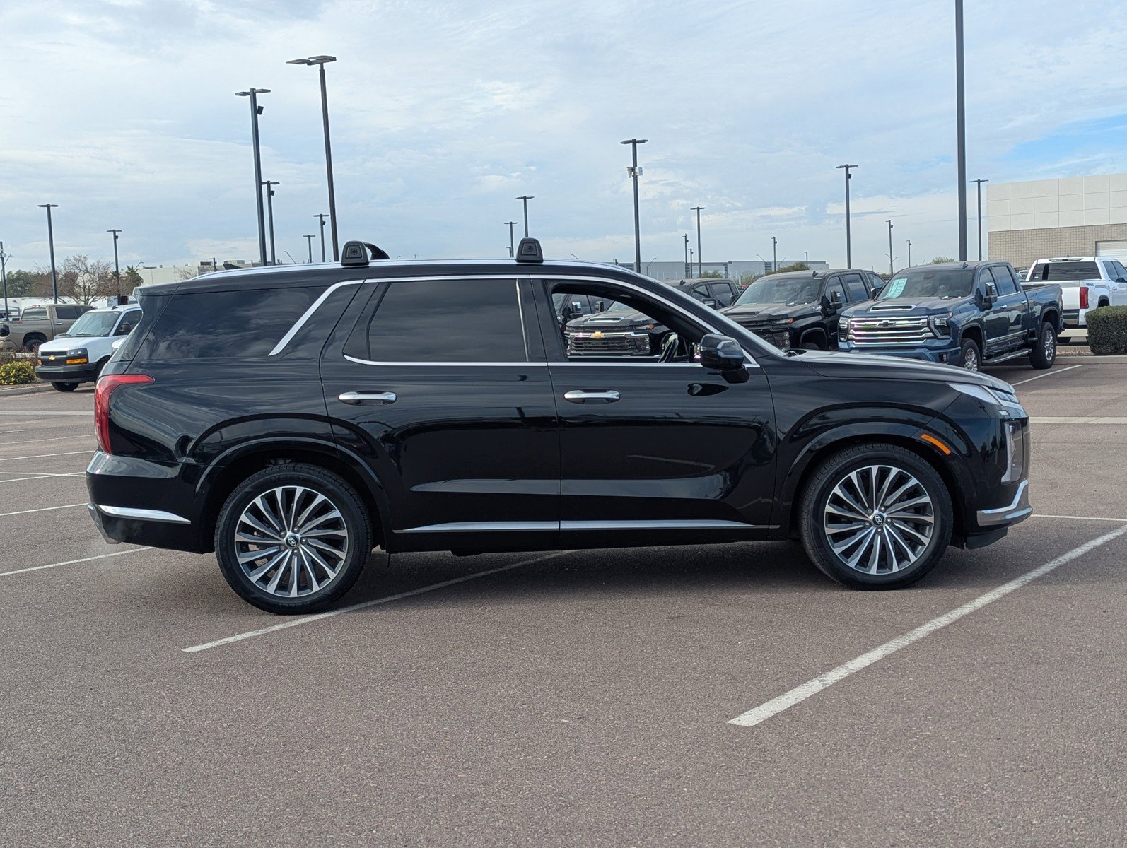 Used 2023 Hyundai Palisade Calligraphy image 6