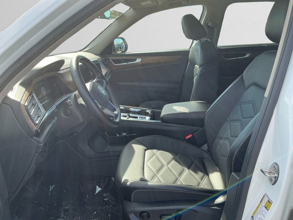 Used 2025 Volkswagen Atlas SE image 9