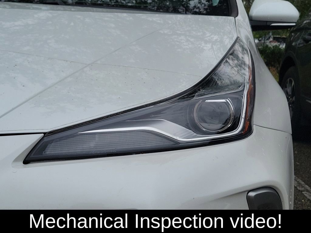 Used 2022 Toyota Prius XLE FWD image 2