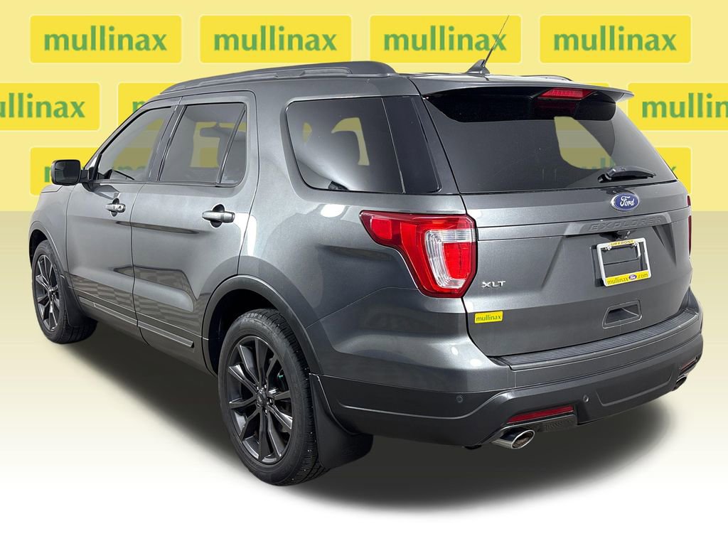 Used 2018 Ford Explorer XLT w/ Equipment Group 202A FWD image 9