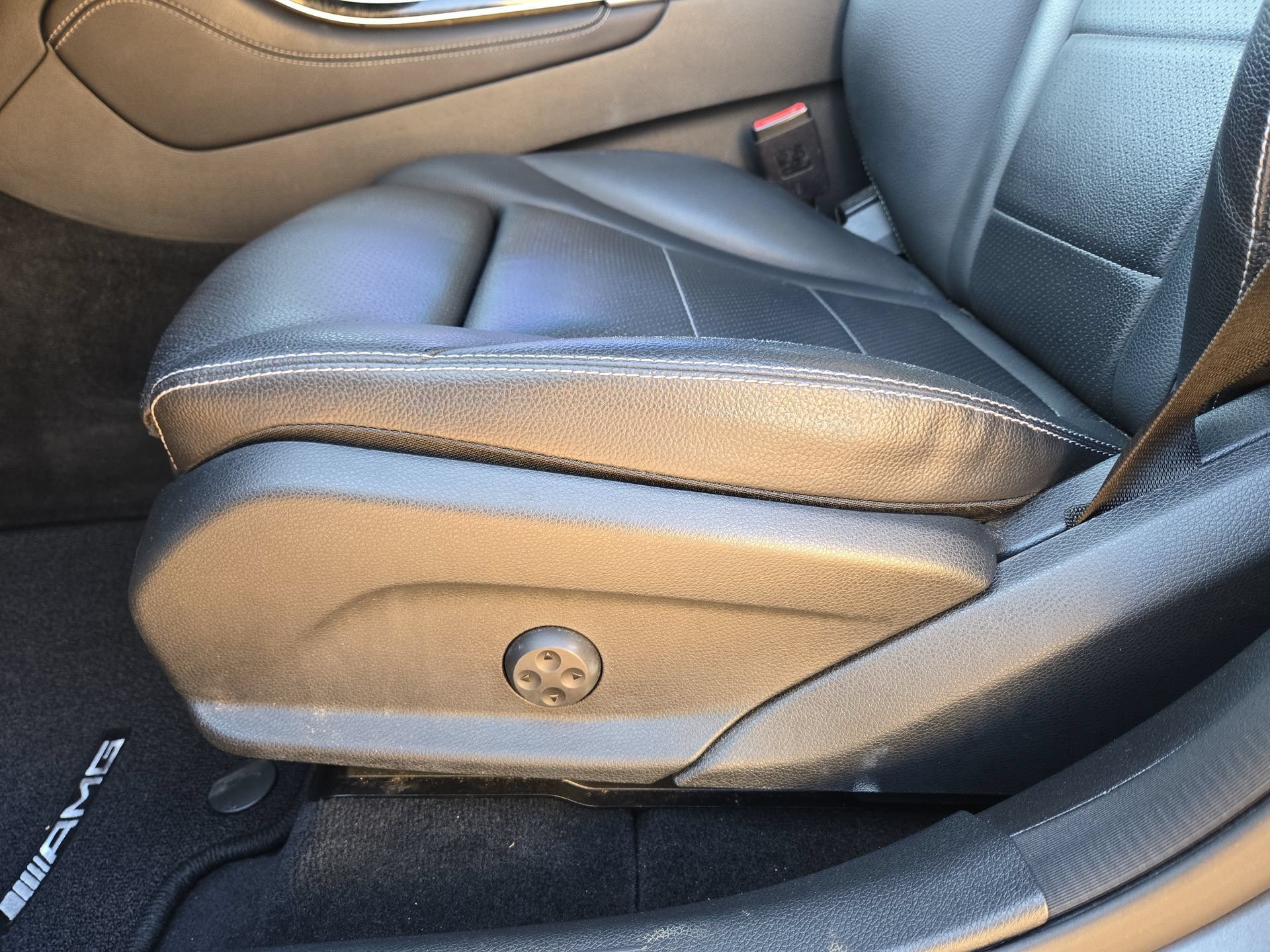 Used 2019 Mercedes-Benz GLC 300 image 17