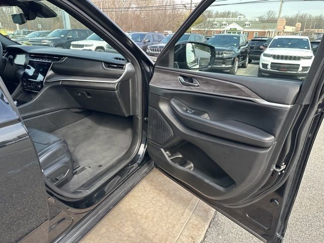 Certified 2024 Jeep Grand Cherokee L Limited w/ Luxury Tech Group II image 8