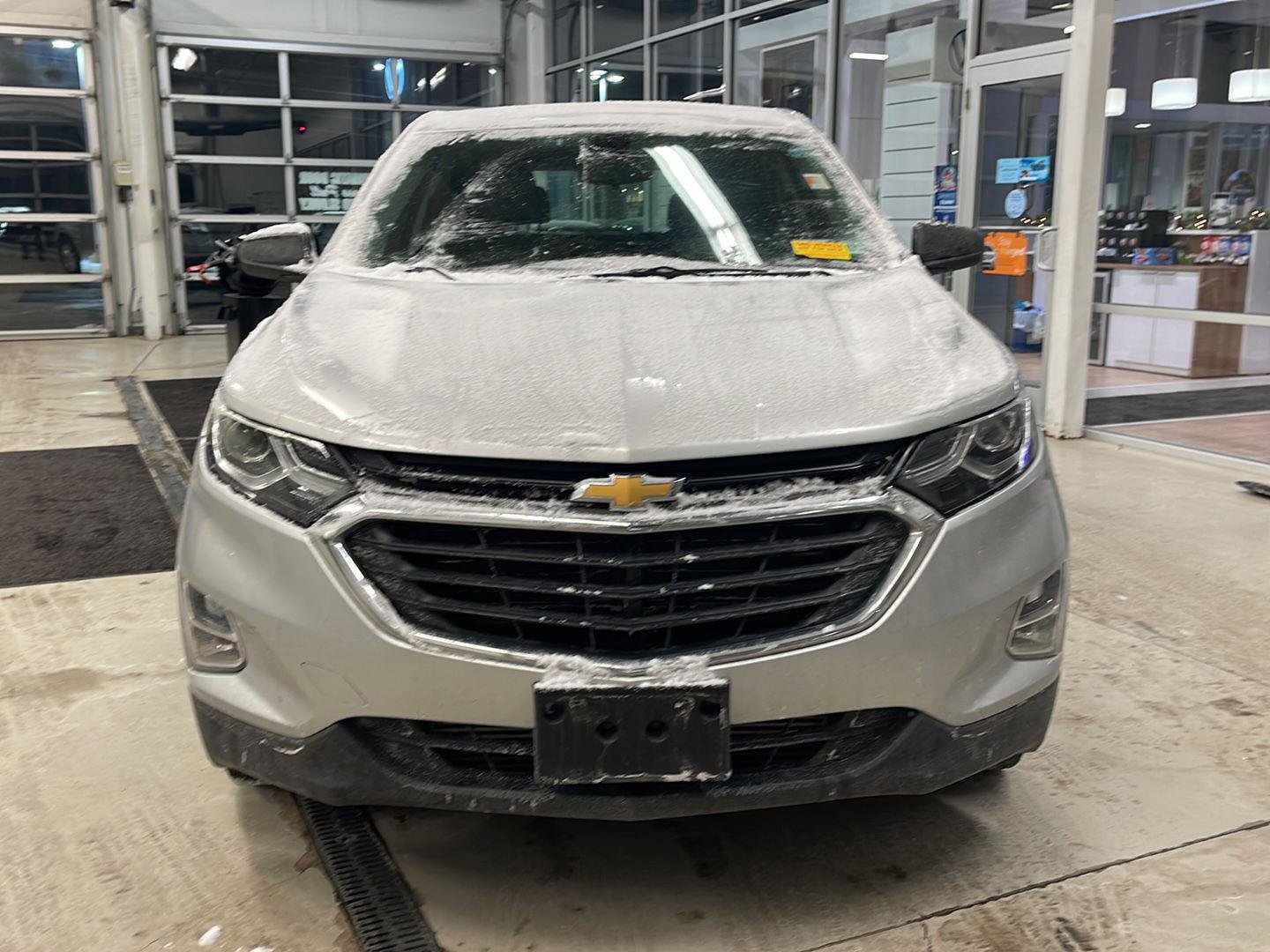 Used 2019 Chevrolet Equinox LS image 2