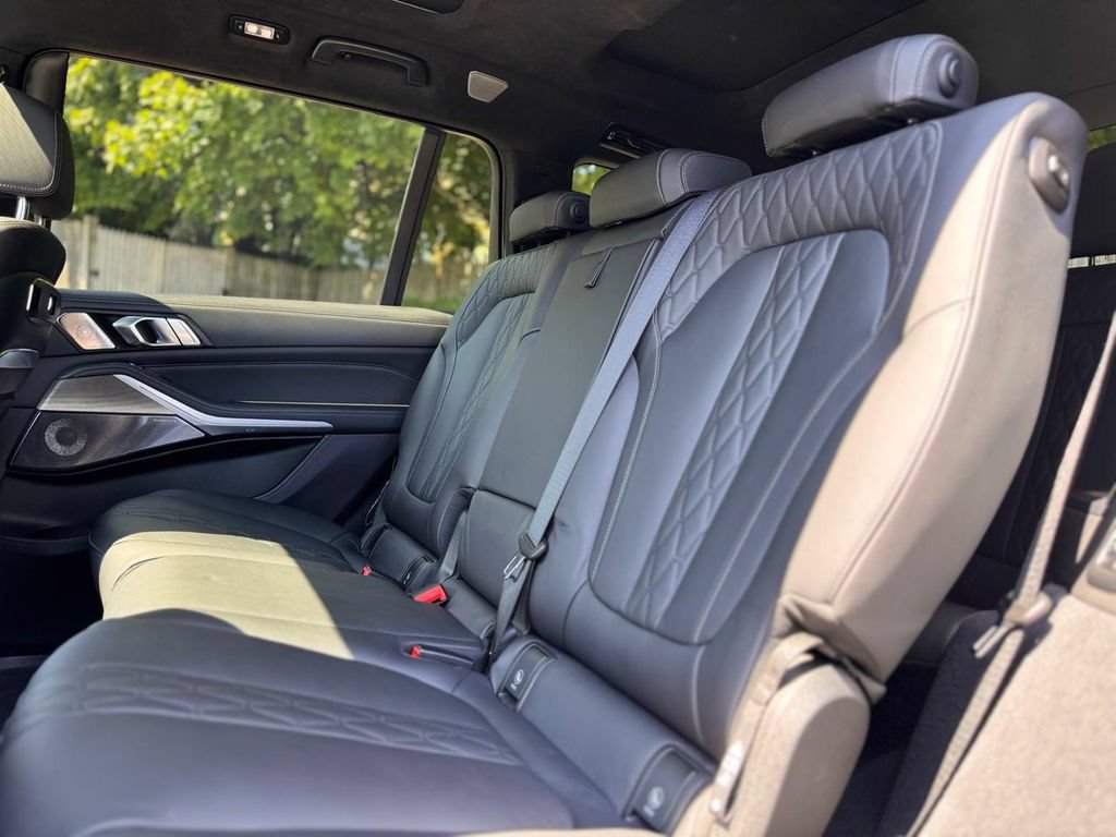 Used 2024 BMW ALPINA XB7 AWD/4WD image 24