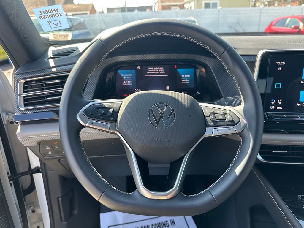 Used 2025 Volkswagen Atlas Cross Sport SEL image 21