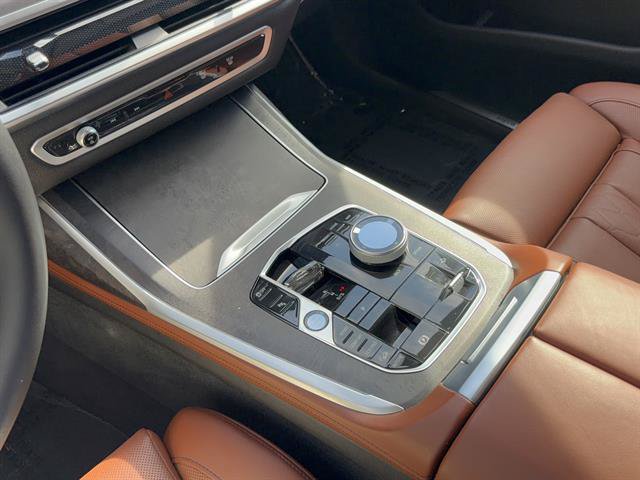 Used 2023 BMW X7 xDrive40i w/ Premium Package AWD/4WD image 23