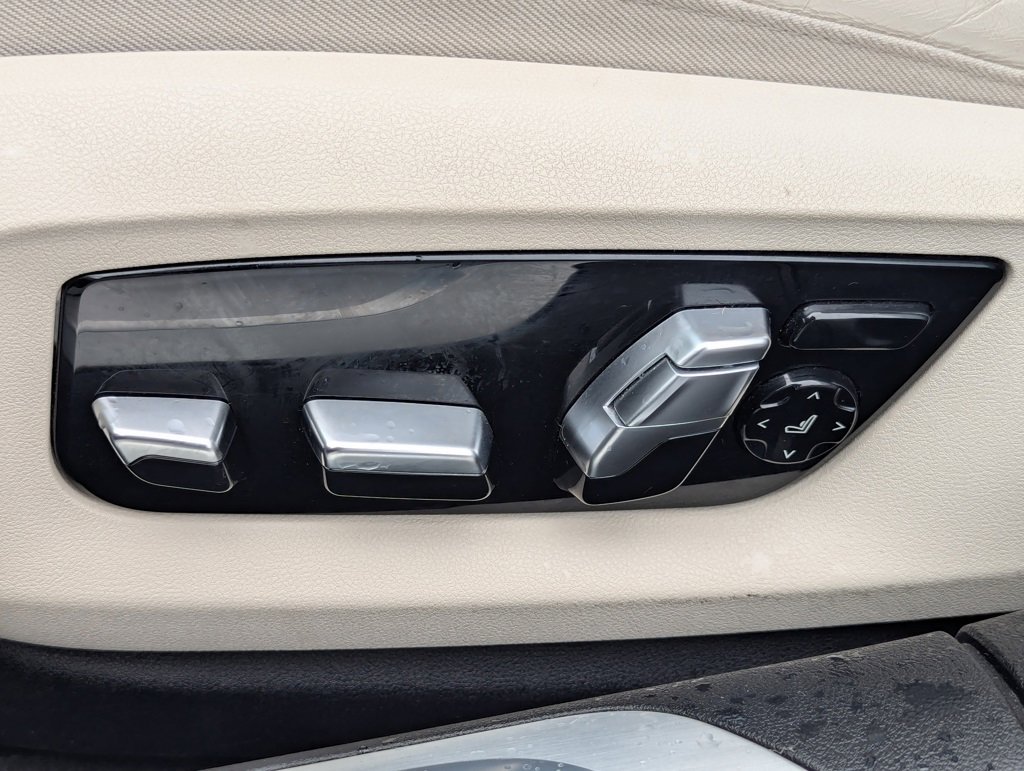 Used 2019 BMW 740i w/ Executive Package image 28