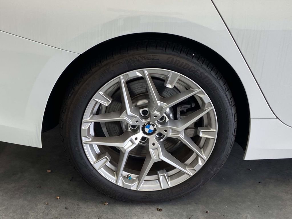 Used 2025 BMW 330i xDrive Sedan w/ Convenience Package image 9