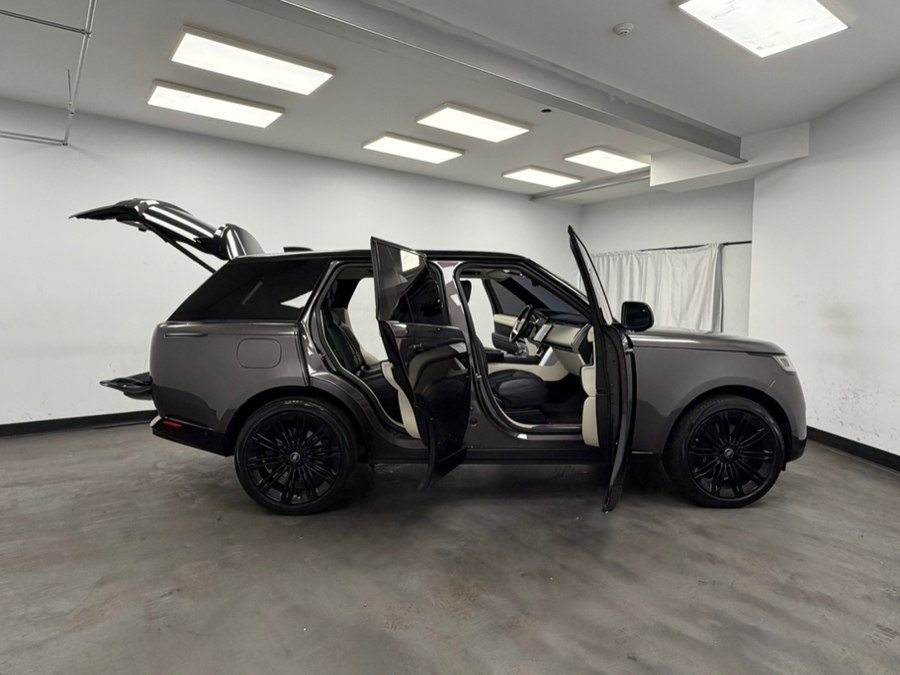 Used 2023 Land Rover Range Rover SE AWD/4WD image 33