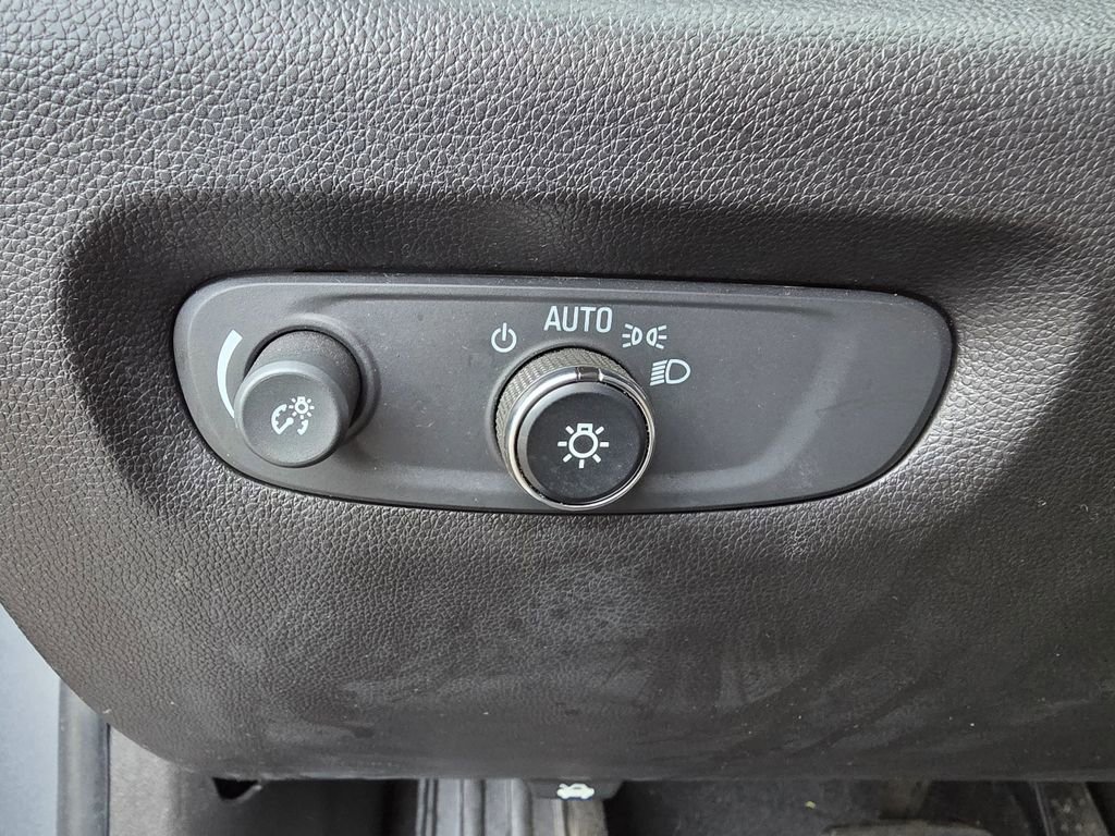 Used 2019 Chevrolet Traverse LS image 28