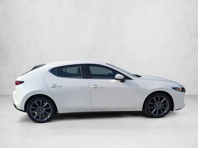 Used 2019 MAZDA MAZDA3 Hatchback w/ Preferred Package FWD image 4