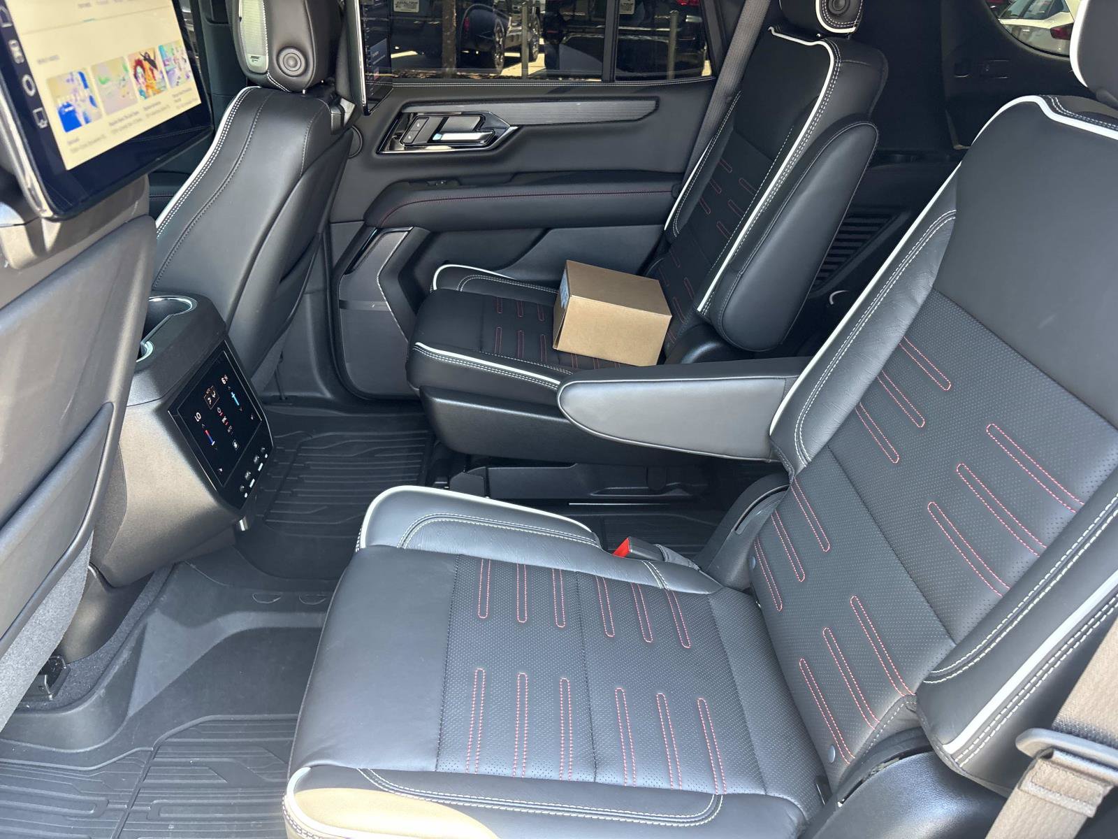 Used 2026 GMC Yukon AT4 Ultimate w/ LPO, Floor Liner Package AWD/4WD image 30